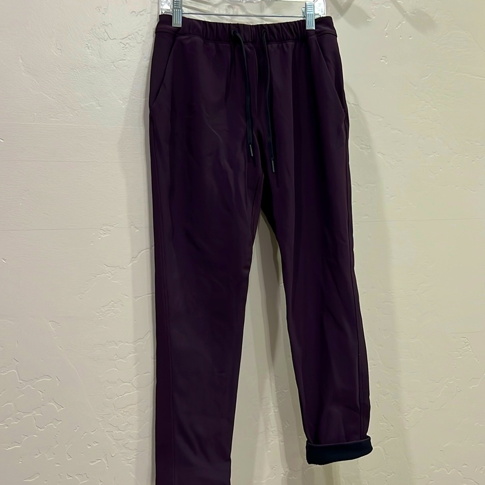 Lululemon cute trouser pants plum color Sz 2